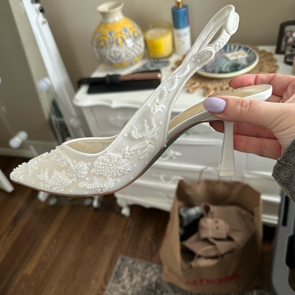 BRAND NEW | Betsy Johnson Elegant White Lace Slingback wedding Heels